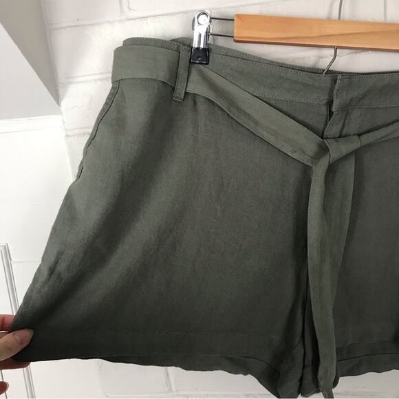 a.n.a Green Linen Blend Casual Plus Size Shorts Size 33/16 - Picture 2 of 9